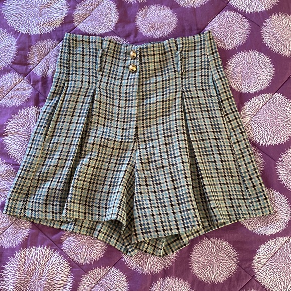 Barely worn like NEW Pinko MADE IN ITALY plaid design shorts in size 40 - Picture 1 of 9